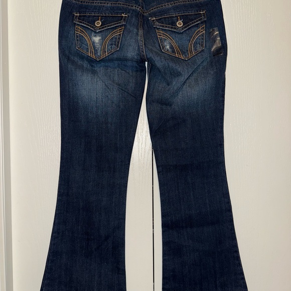 Hollister Brand New LOW-RISE DISTRESSED DARK WASH FLARE JEANS - Picture 4 of 15